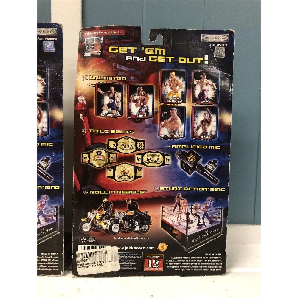 WWE CLASSIC SUPERSTARS UNLIMITED KURT ANGLE + The Rock WRESTLING‎ FIGUREs